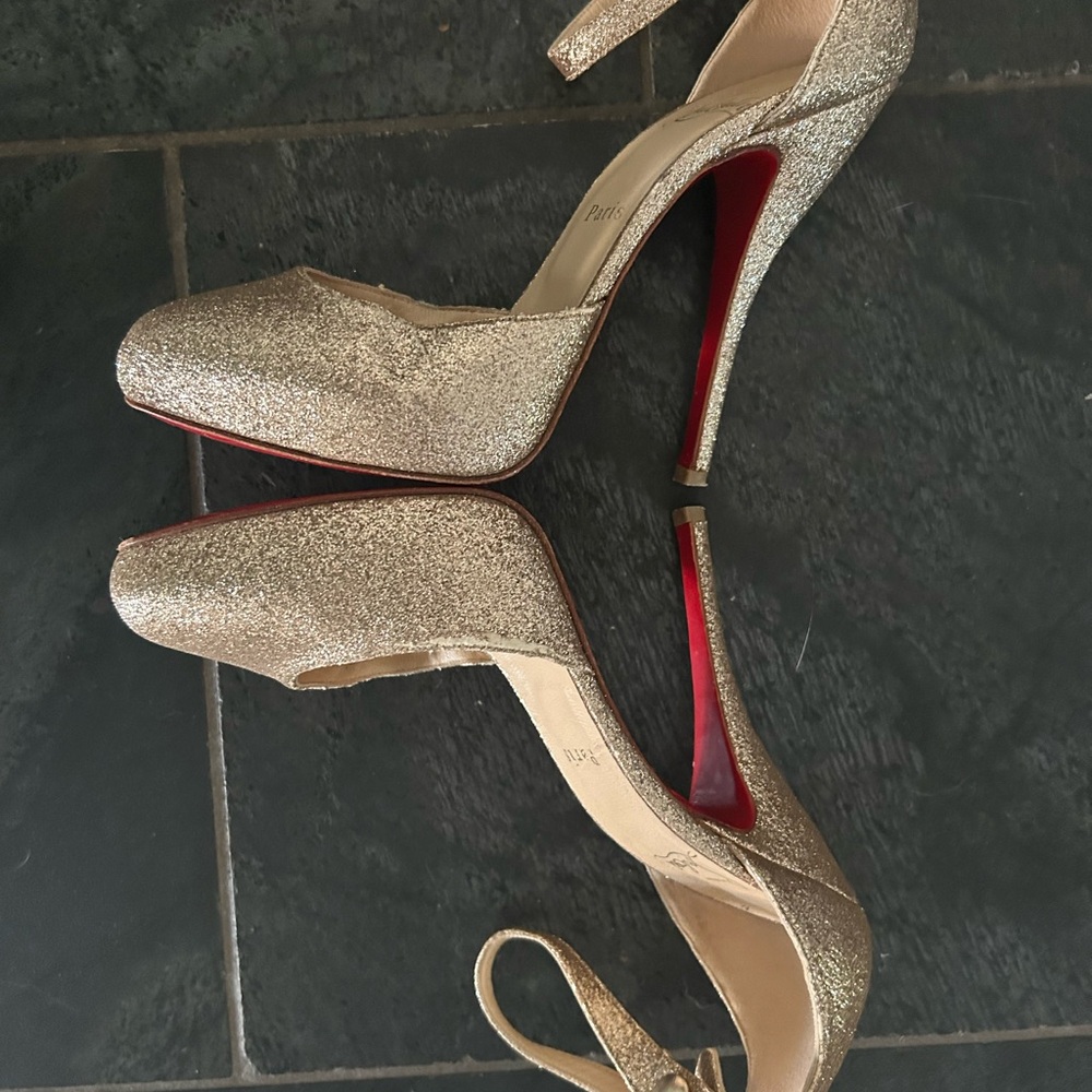 Christian Louboutin Paris Gold Glitter Strap Heels. 5” heals size 39 (9 US)